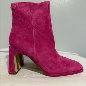 BRAND NEW NEVER WORN Sam Edelman IRIE Pink Suede Square Toe Heel Boots